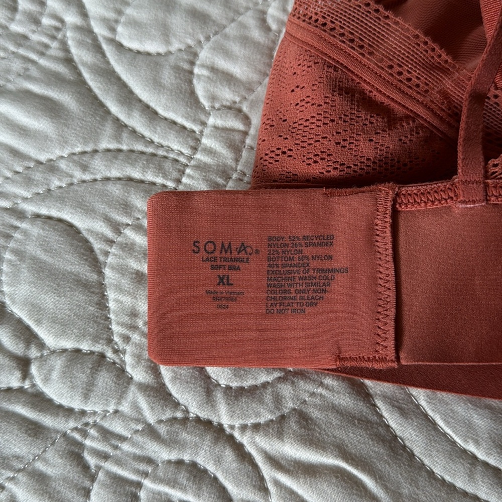 SOMA Lace Triangle Soft Bra. XL - Picture 3 of 3